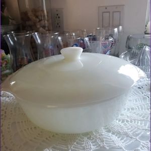 Vtg.anchor hocking casserole